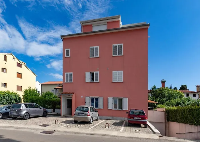 One-Bedroom Apartment Albis With Balcony And Parking In Rovinj