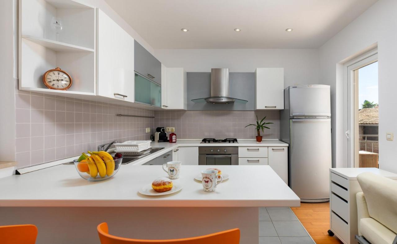 One-bedroom Albis With Balcony And Parking In Appartement Rovinj