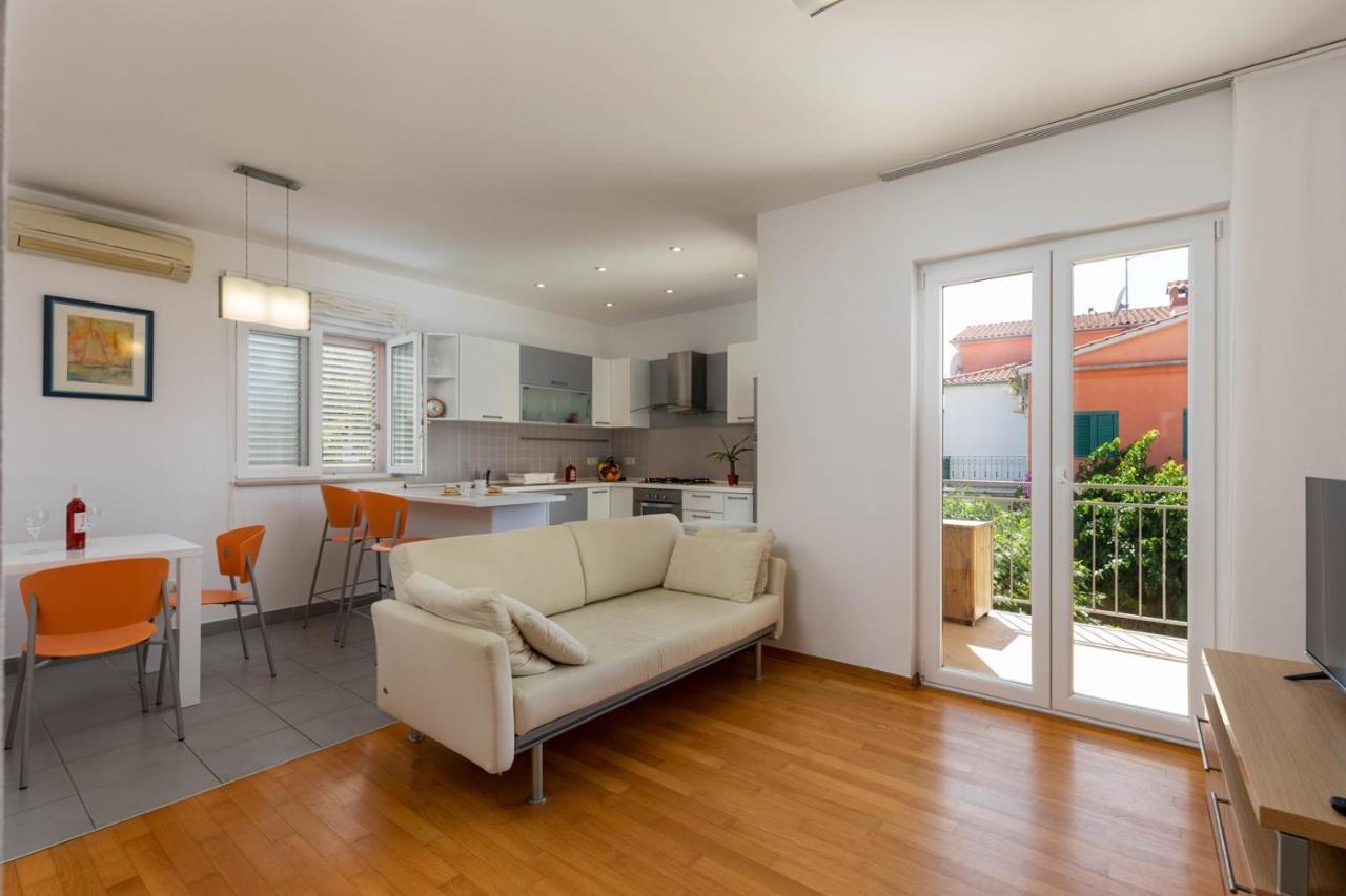 One-bedroom Albis With Balcony And Parking In *