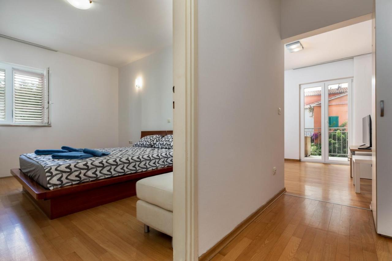 One-bedroom Albis With Balcony And Parking In *